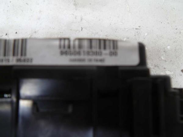 BOITIER ELECTRONIQUE CITROEN / PEUGEOT BSM-B4 - Vue 3